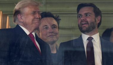Many comments said Vance's stance on the feud would be a significant determining factor in his running for president in 2028
