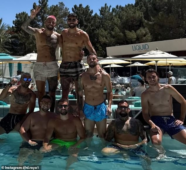 Raya and his friends posed for photos in the swimming pool out in Vegas