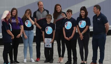 Zak Kay with his winning design between the then Duke and Duchess of Cambridge at the Land Rover BAR team base during a visit to Portsmouth to see the America´s Cup World Series (PA) in 2016