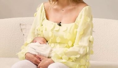 Arabella Chi has been cruelly mum-shamed as she posed with her newborn daughter for their first photoshoot together