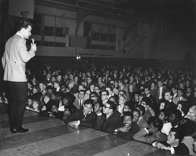 The Pittsburgh-born singer-songwriter seen onstage in 1970