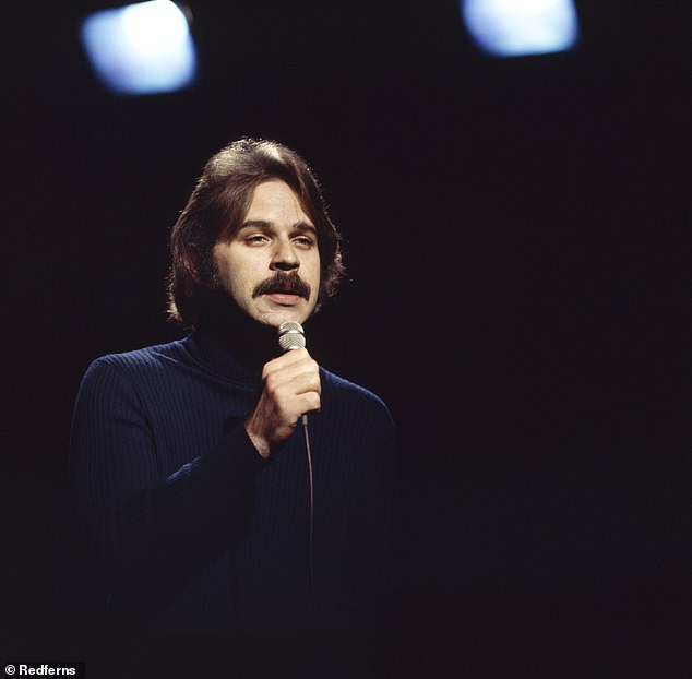 Singer Lou Christie, who had major hits, including lightning, strikes, and Rhapsody in the rain, died at the age of 82 on Wednesday