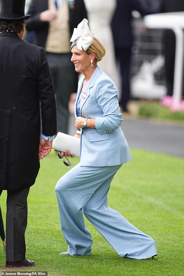 Zara appeared to follow royal protocol as she curtsied for the King and Queen