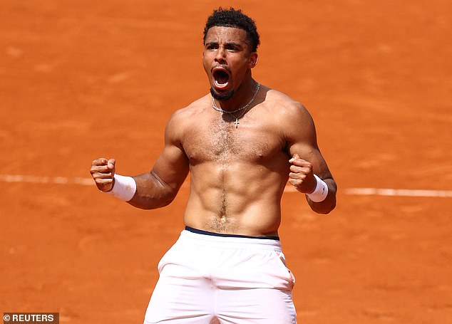 The star was forced to pull out of his third-round match at Roland Garros due to the injury