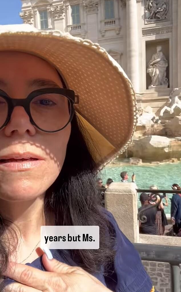 Lizzie McGuire star Alex Borstein delighted fans after uploading of herself at the Trevi fountain in Rome, celebrating the iconic film's 22-year anniversary