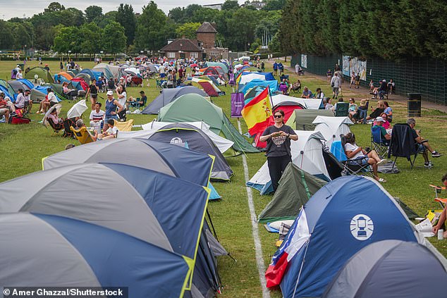 WIMBLEDON -- Wimbledon is set for its hottest opening day on record on Monday and could even see the highest temperature ever recorded during the tournament