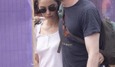 Paul Mescal was spotted in Glastonbury festival¿s VIP area draping his arm around his girlfriend Gracie Abrams
