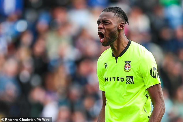 It is expected that Ward will be Wrexham's second-choice goalkeeper behind Arthur Okonkwo