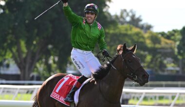 Martin Harley salutes to the crowd after winning the JJ Atkins with Cool Archie. Photo: Grant Peters/Trackside Photography.