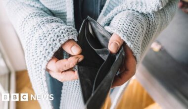 Charities call for executive to drop anti-poverty strategy