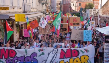 Protesters flood Venice’s streets during Amazon founder Bezos’s wedding | Protests News