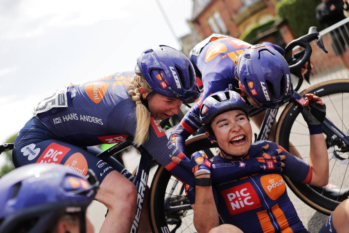 Mara Roldan steams to victory atop Saltburn Bank