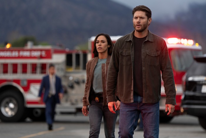 Jessica Camacho as Amber Oliveras and Jensen Ackles as Mark Meachum in Countdown
