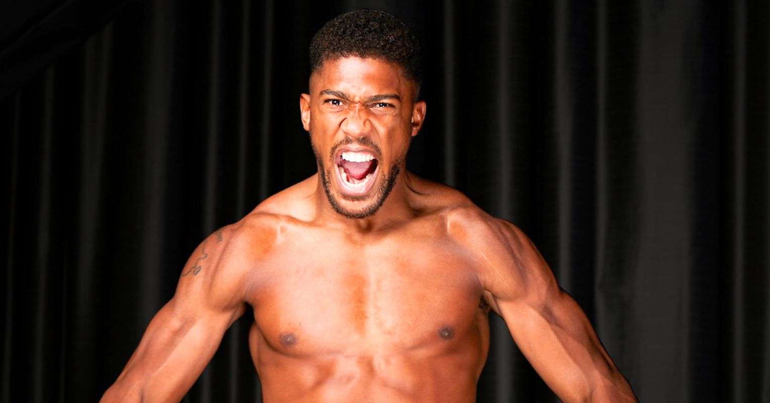 Former World Champion Calls Out Anthony Joshua For Long Awaited Fight: “Let’s Get It On”
