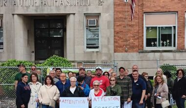 East Elmhurst residents rally against planned youth mental health center, warn ‘this is only the beginning’ – QNS