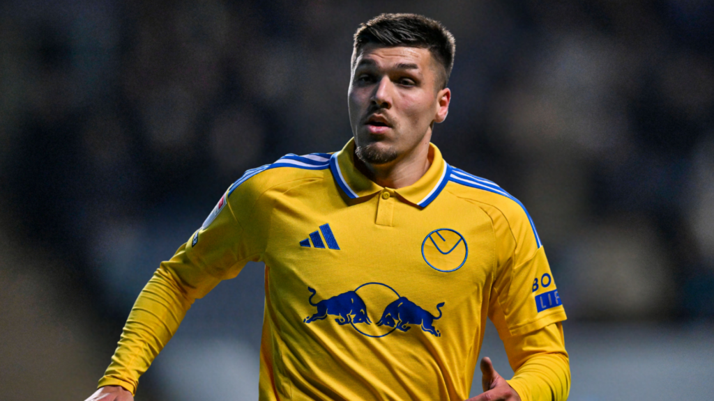 Joel Piroe Leeds United
