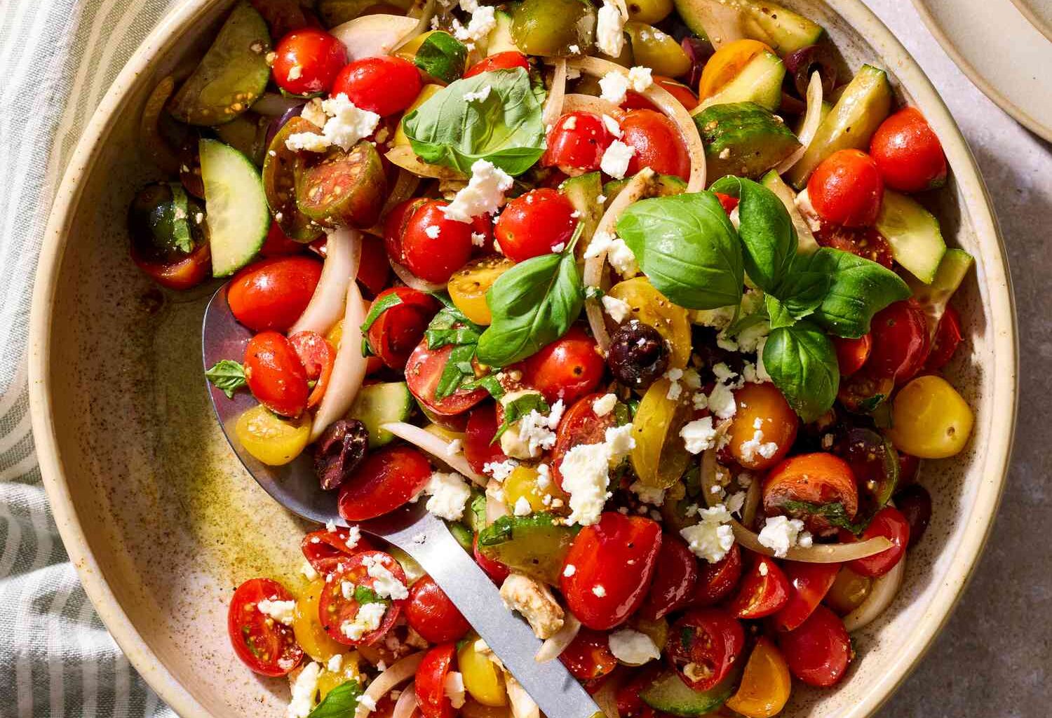 10+ Hydrating Salad Recipes for Summer