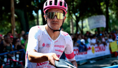 EF Education - EasyPost's Ecuadorian rider Richard Carapaz arrives ahead of the 21st stage of the 108th Giro d'Italia cycling race of 143kms from Rome to Rome on June 1, 2025. (Photo by Luca Bettini / AFP) (Photo by LUCA BETTINI/AFP via Getty Images)