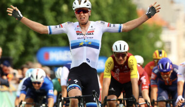 Brussels Cycling Classic: Tim Merlier powers to dominant sprint win