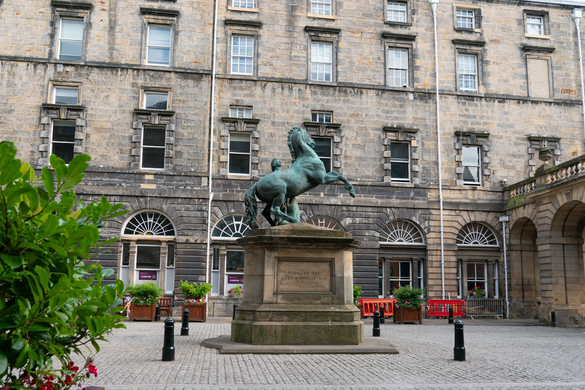 Report finds inadequacies and lost emails at the City Chambers