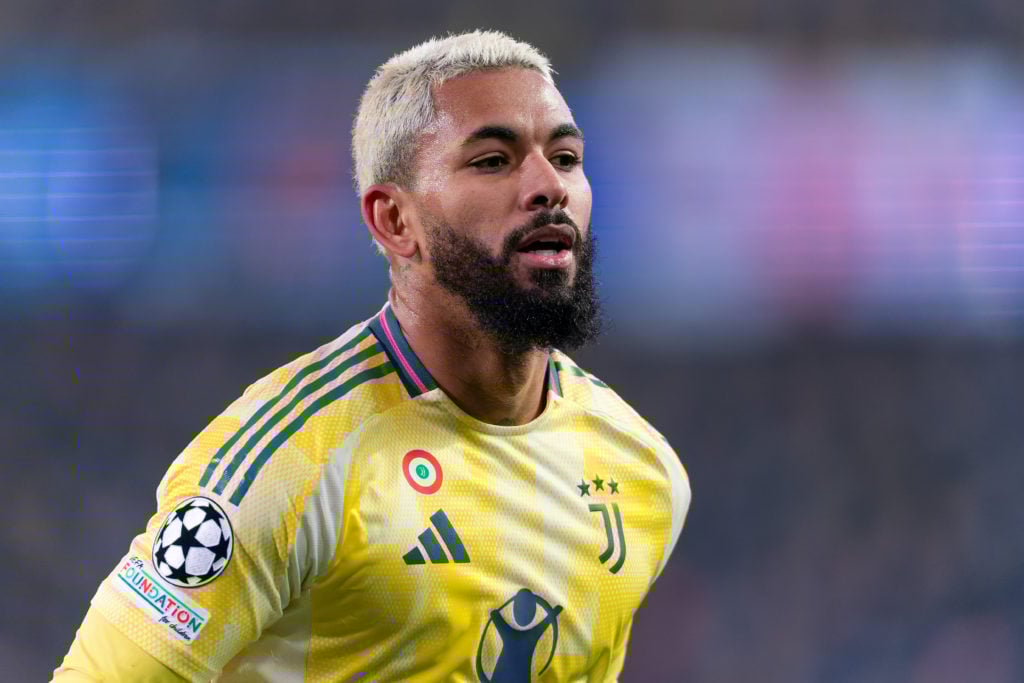 Douglas Luiz playing for Juventus in the Champions League against Club Brugge.