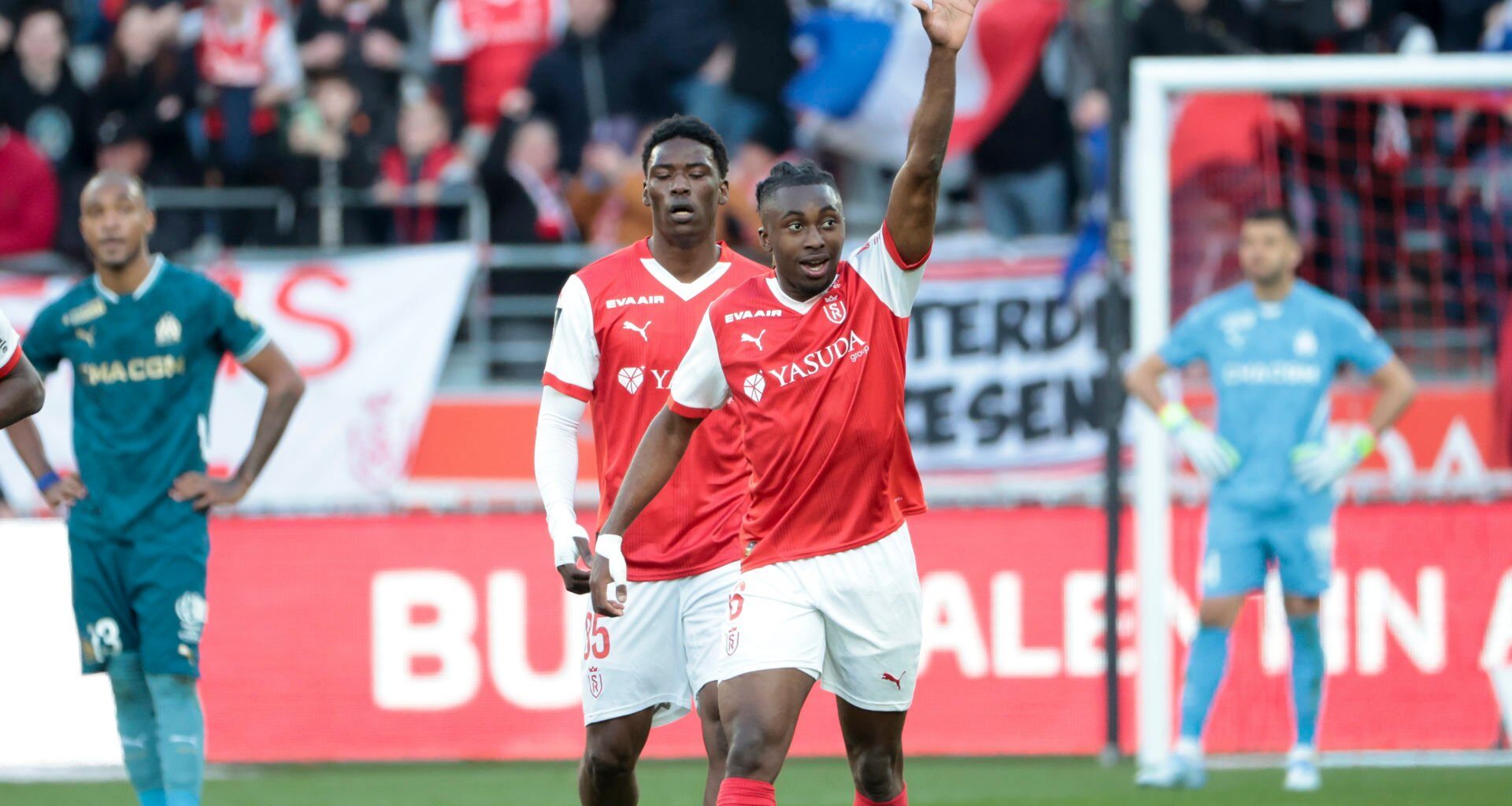 Daniel Farke ‘made aware’ that Leeds United can sign £9m ‘ball-winner’ after Jaka Bijol