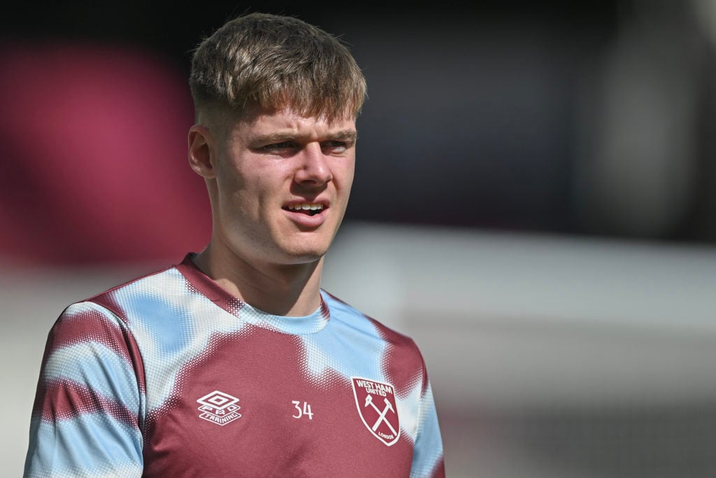 West Ham United striker Evan Ferguson warming up before a game.