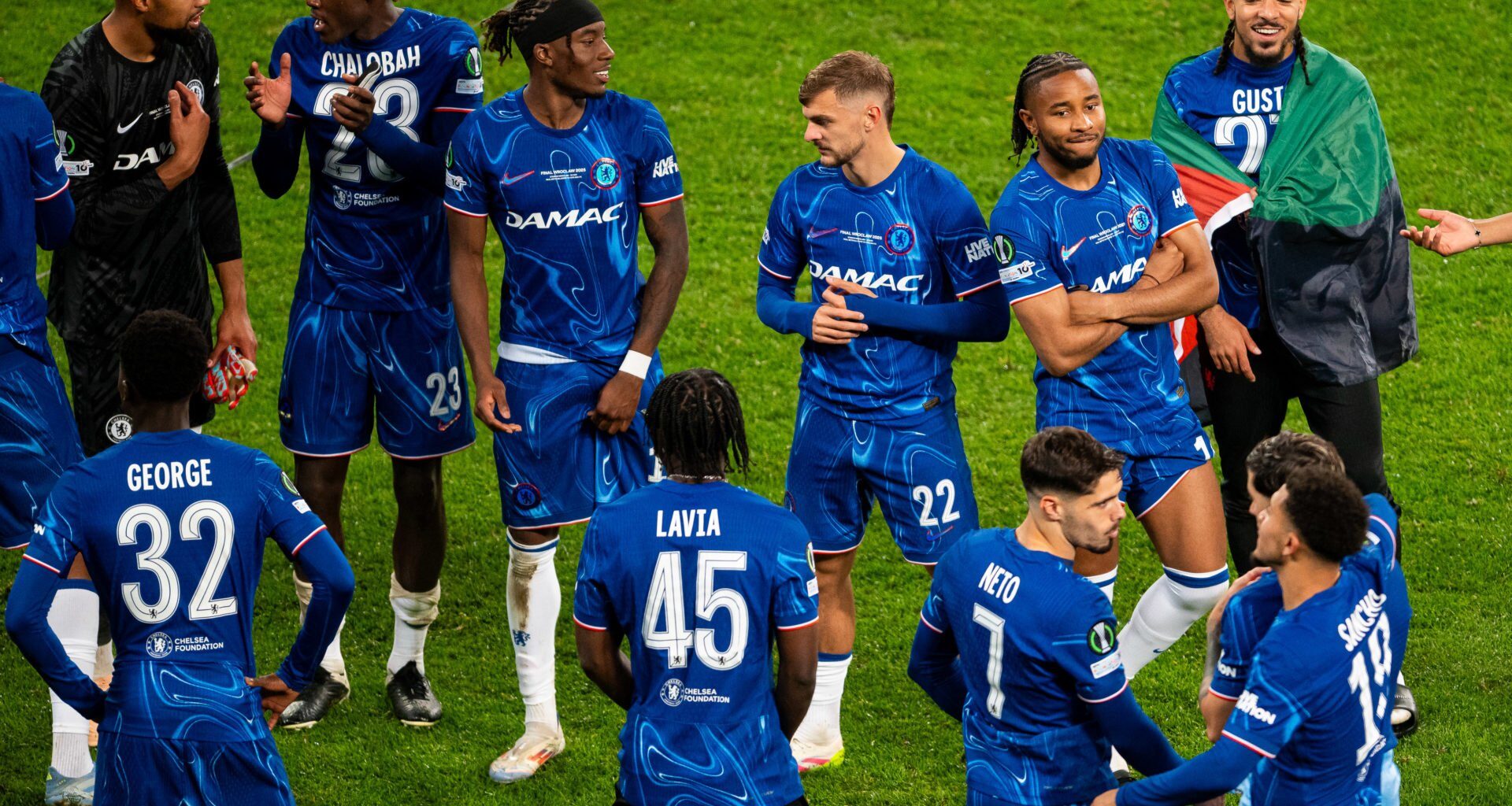 Sporting director has already flown into London to try and sign £50m Chelsea star