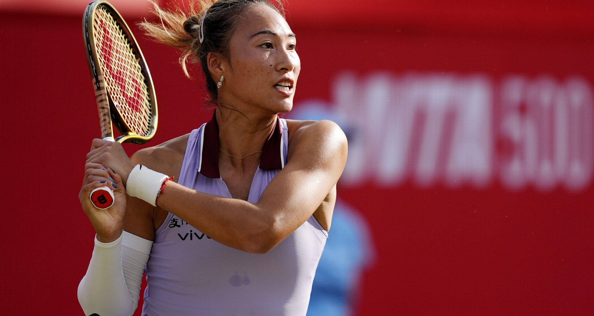 Zheng escapes Kessler, will meet Raducanu in Queen's quarterfinal