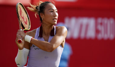 Zheng escapes Kessler, will meet Raducanu in Queen's quarterfinal