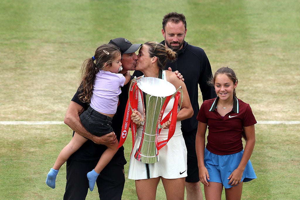 Maria was surrounded by her family, who accompany her on the tour, after her victory