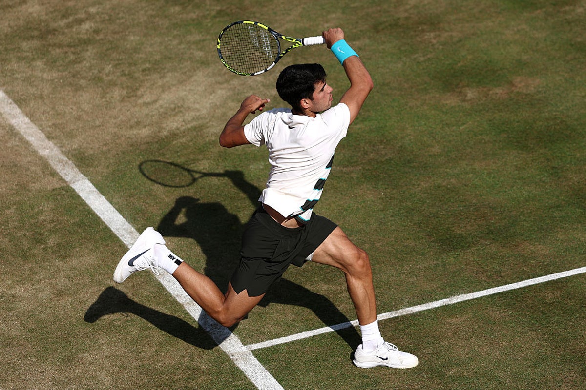 Carlos Alcaraz v Jaume Munar: Queen’s tennis scores and updates after Fearnley takes on Moutet