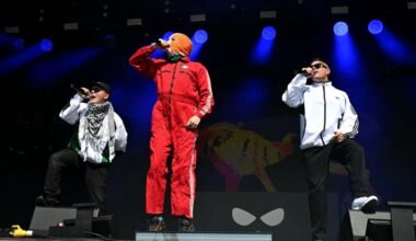 Kneecap Leads 'F-- Keir Starmer' Chant at Glastonbury