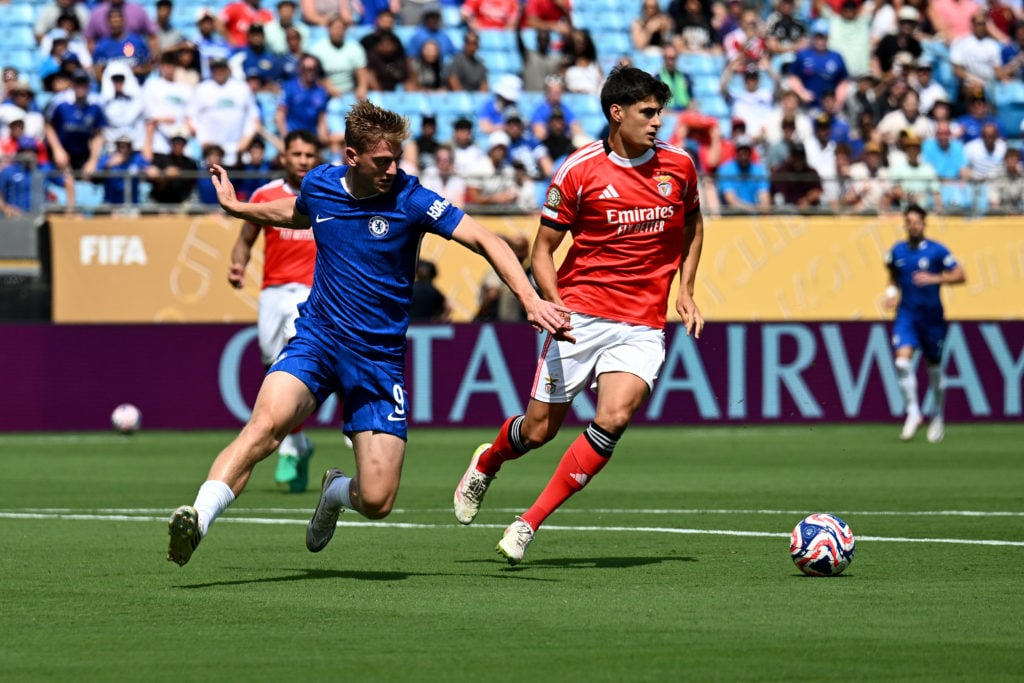 Antonio Silva battles Liam Delap during Benfica SL v Chelsea FC: Round Of 16 - FIFA Club World Cup 2025
