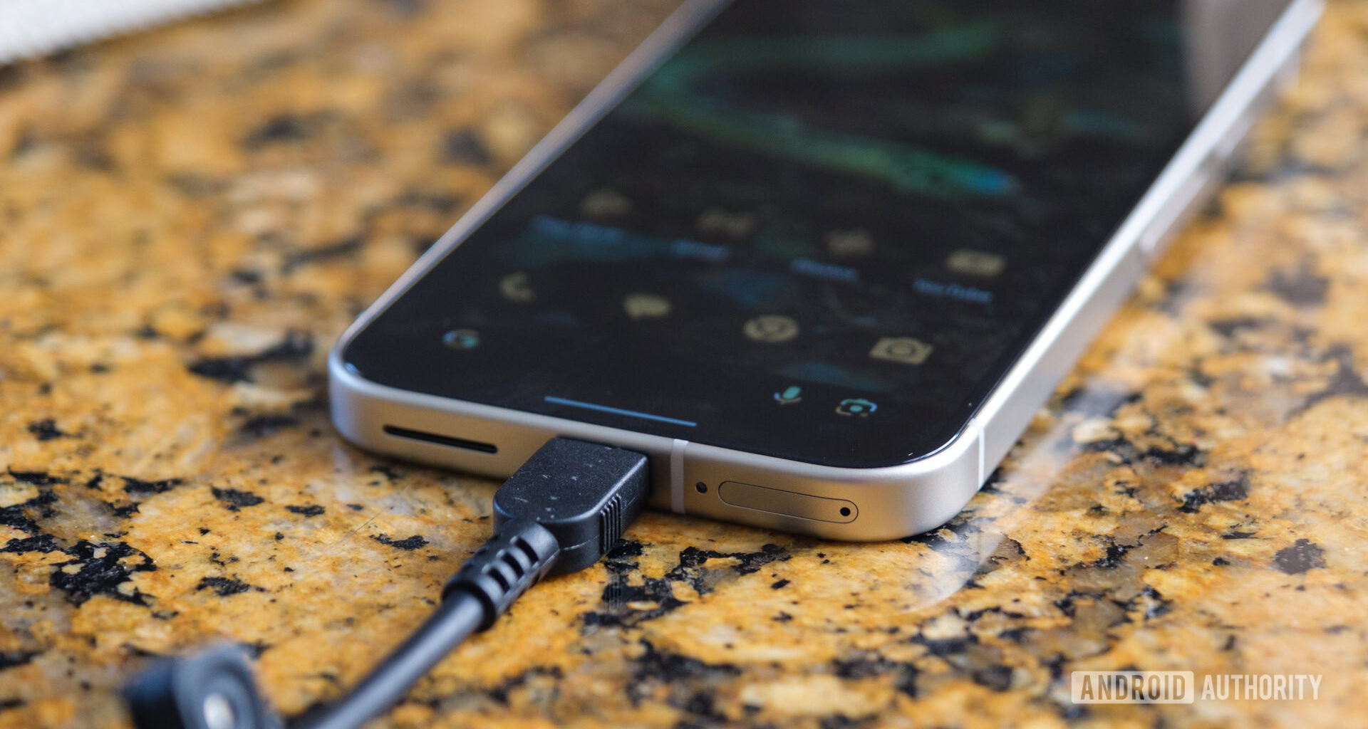 Google Pixel 9 charging port 2