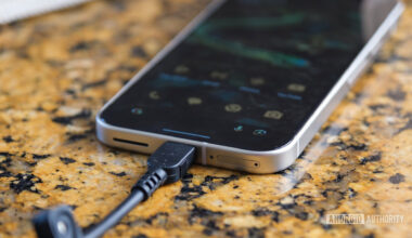Google Pixel 9 charging port 2