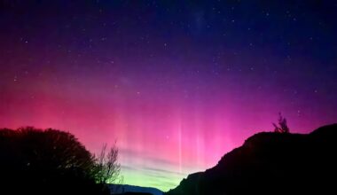 Aurora Australis lights dazzle NZ skies, South Island residents first to see the show