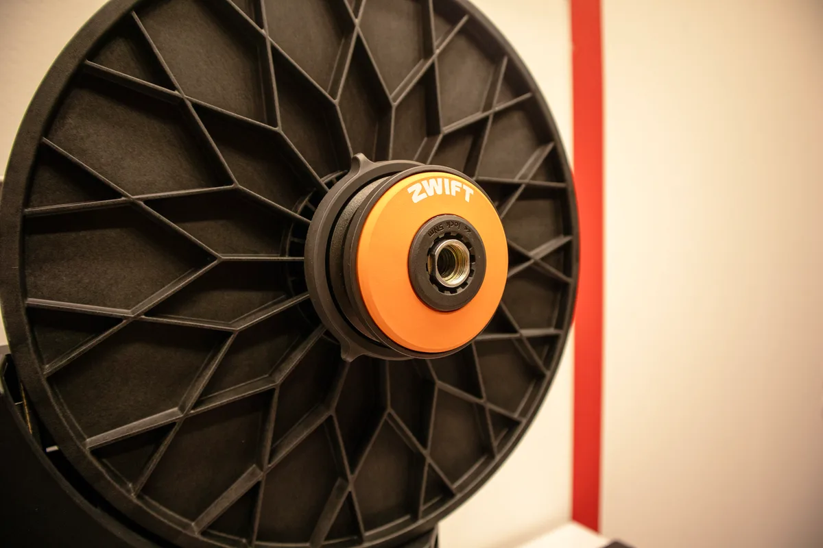 Elite Rivo smart trainer Zwift Cog.