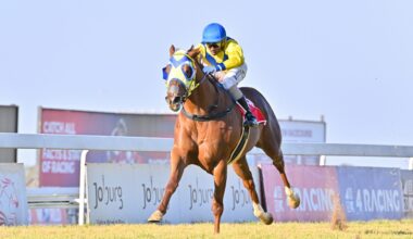 De Kock Puts Big Race Panel On Edge