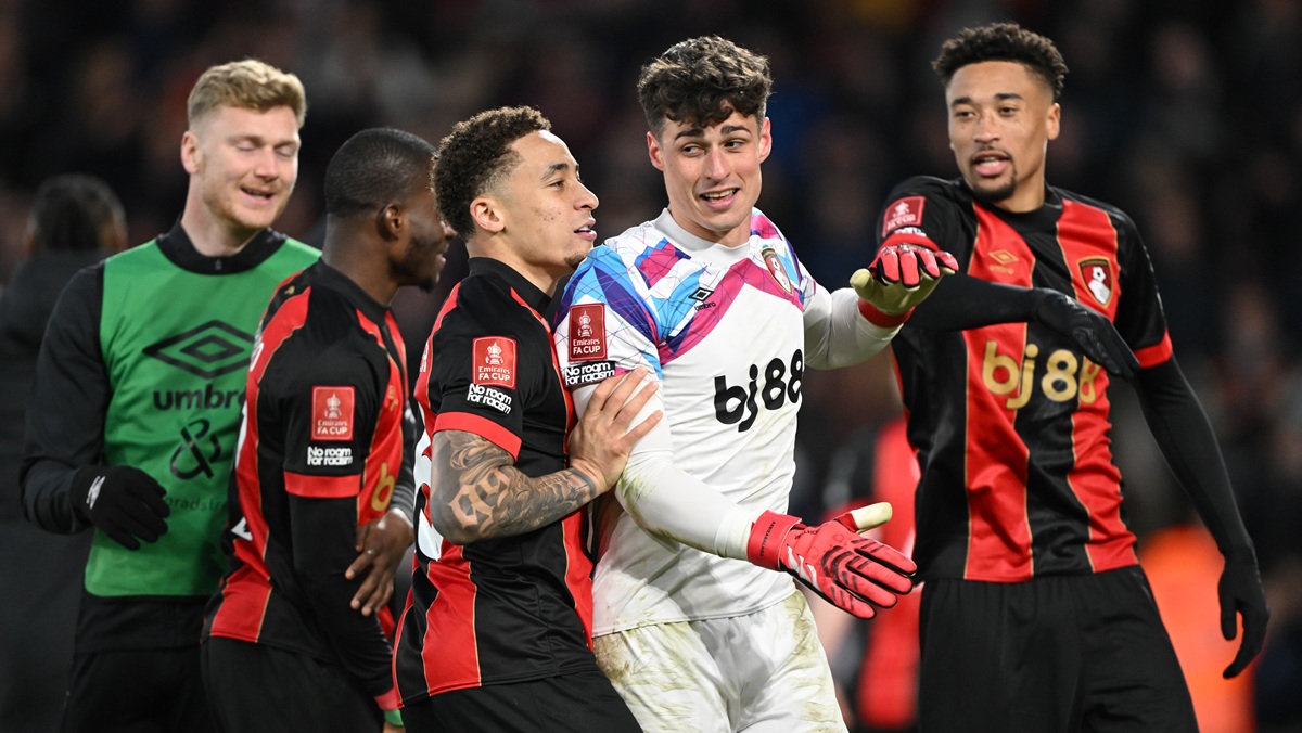 Kepa Arrizabalaga celebrating v Wolves