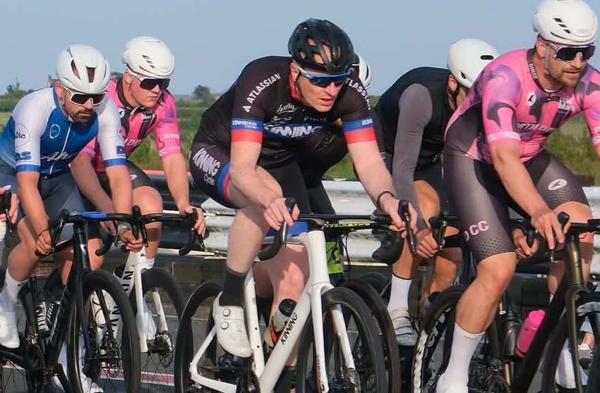 Glenn Kinning shows he's still got it with clinical finish to win