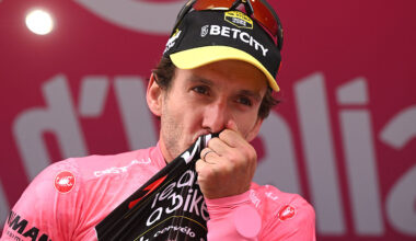 SESTRIERE VIALATTEA ITALY MAY 31 Final overall winner Simon Yates of Great Britain and Team Visma Lease a Bike celebrates at podium as Pink Leader Jersey winner during the 108th Giro dItalia 2025 Stage 20 a 2053km stage from Verres to Sestriere Vialattea 2036m UCIWT on May 31 2025 in Sestriere Vialattea Italy Photo by Dario BelingheriGetty Images