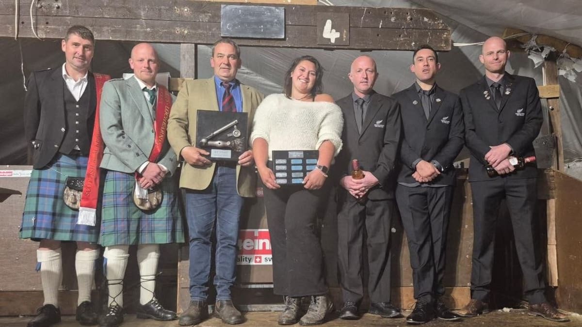 Lochearnhead Shears: New Zealand shearers edged out by Scotland