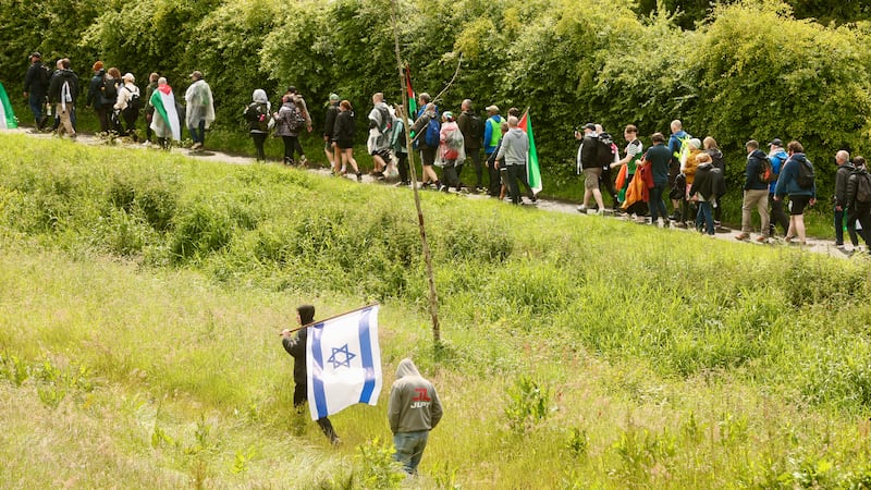 Heavy police presence as counter-protestors gather to meet pro-Palestinian march
