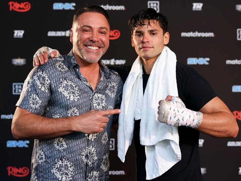 De La Hoya urges Garcia to take 2025 off after wrist surgery