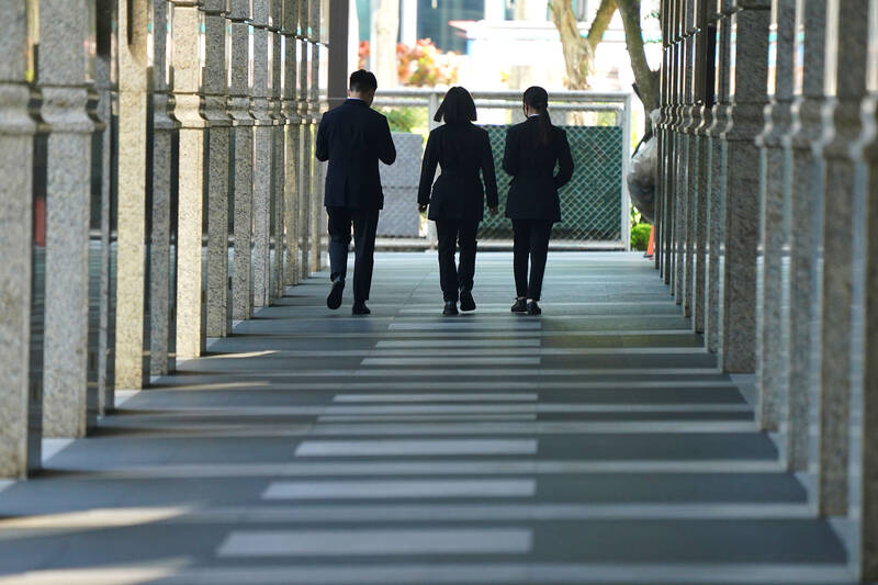 Low unemployment belies labor shortage