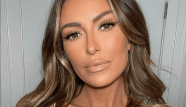 Paulina Gretzky in Bikini Is “Unbothered”