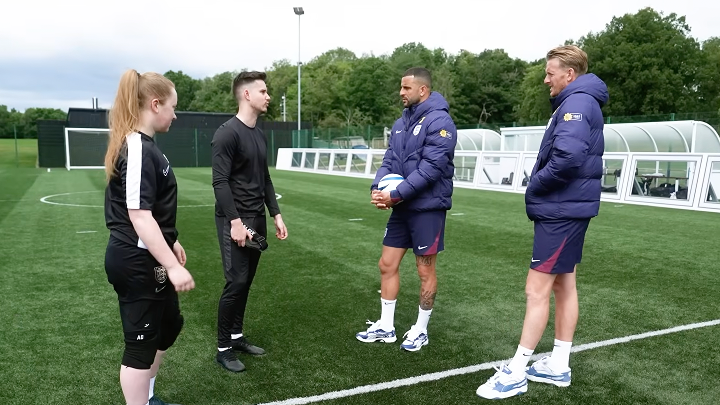 Jordan Pickford and Kyle Walker learn more about Blind football