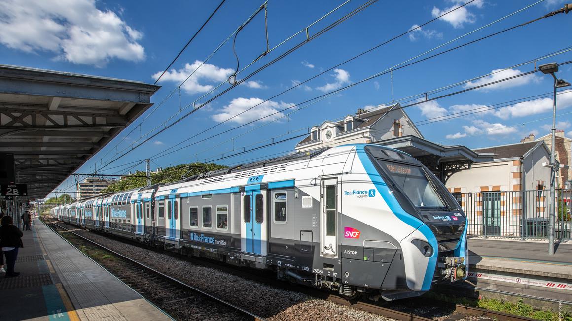 RER NG train