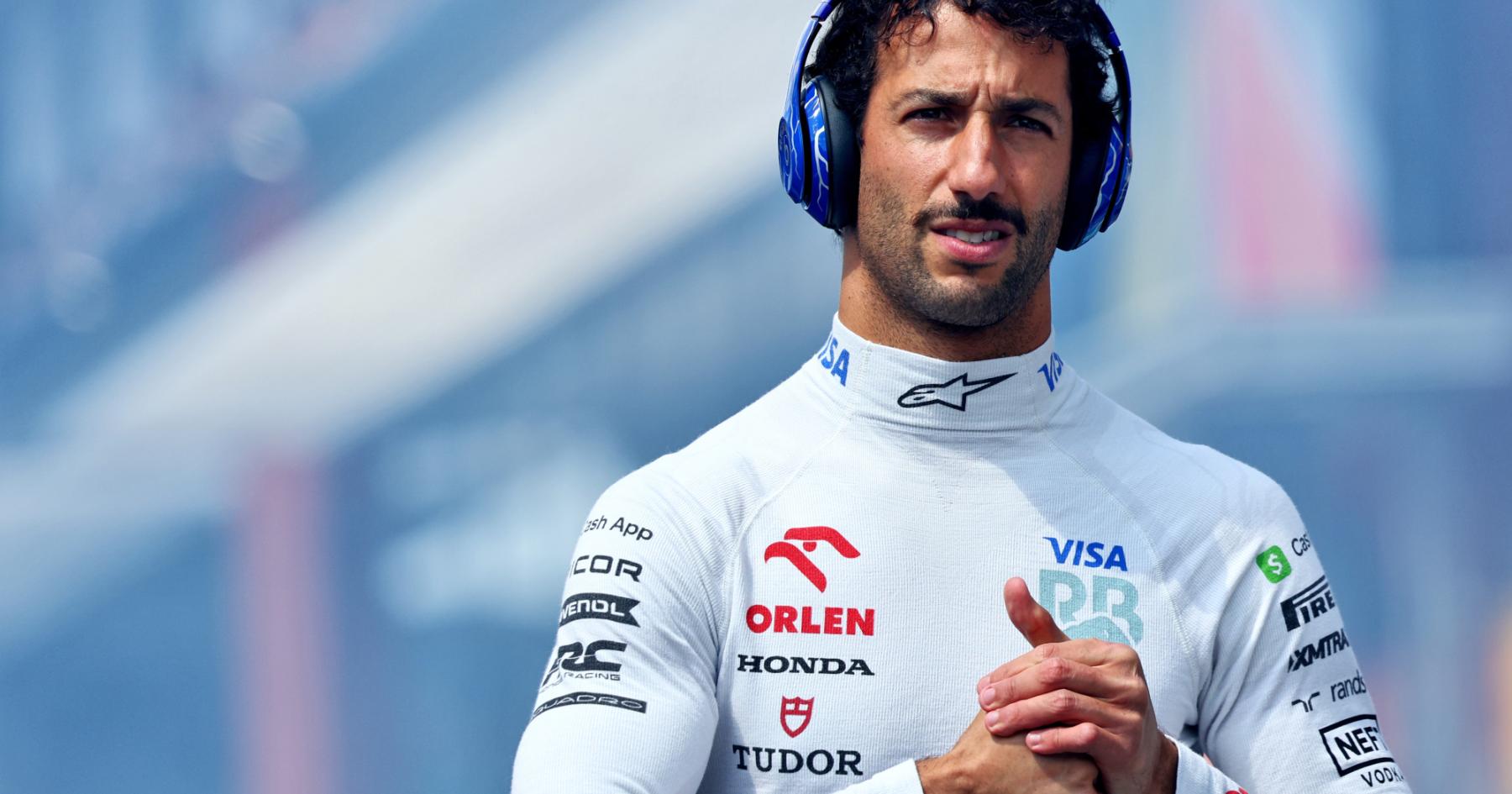 Daniel Ricciardo backed for F1 return as Lewis Hamilton makes surprise revelation - RacingNews365 Review